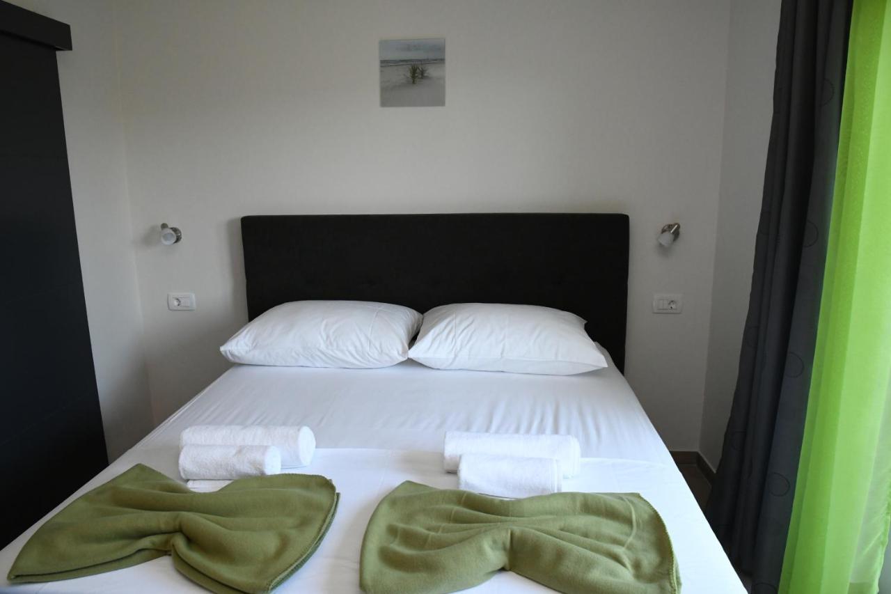 Sagena Rooms Rogotin Esterno foto
